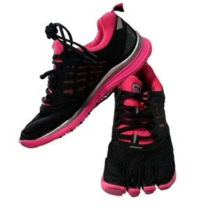 Fila Women's Black & Hot Pink Five-Toe Athletic Shoes